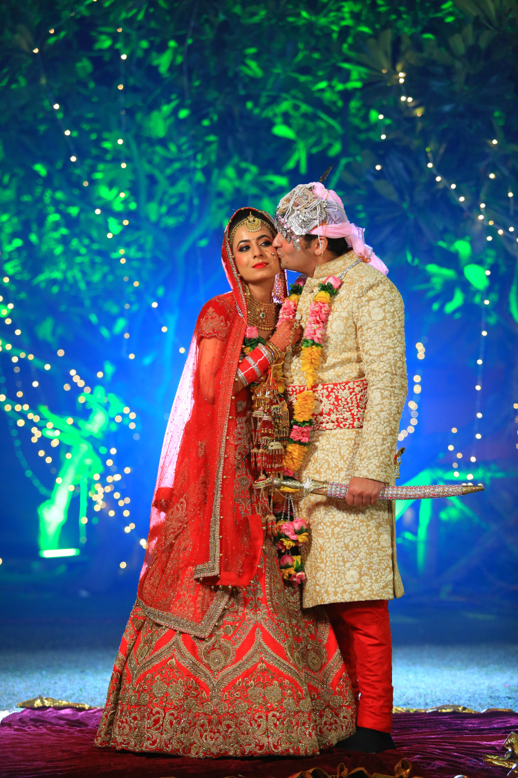 Bride and Groom Wearing Stunning Combination Outfits by Amit Kumar Wedding-photography Groom-wear-and-accessories Wedding-dresses | Weddings Photos & Ideas