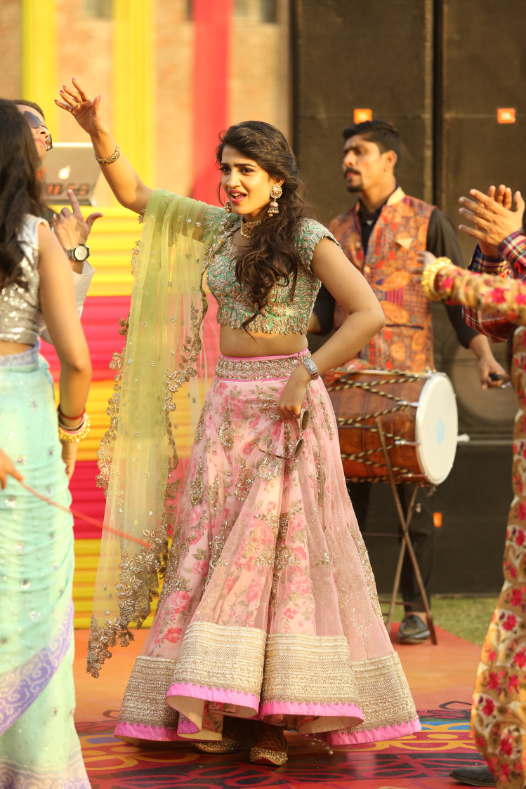Bride Wearing a Splendid Pastel Green and Pink Lehenga by Amit Kumar Wedding-photography Wedding-dresses | Weddings Photos & Ideas