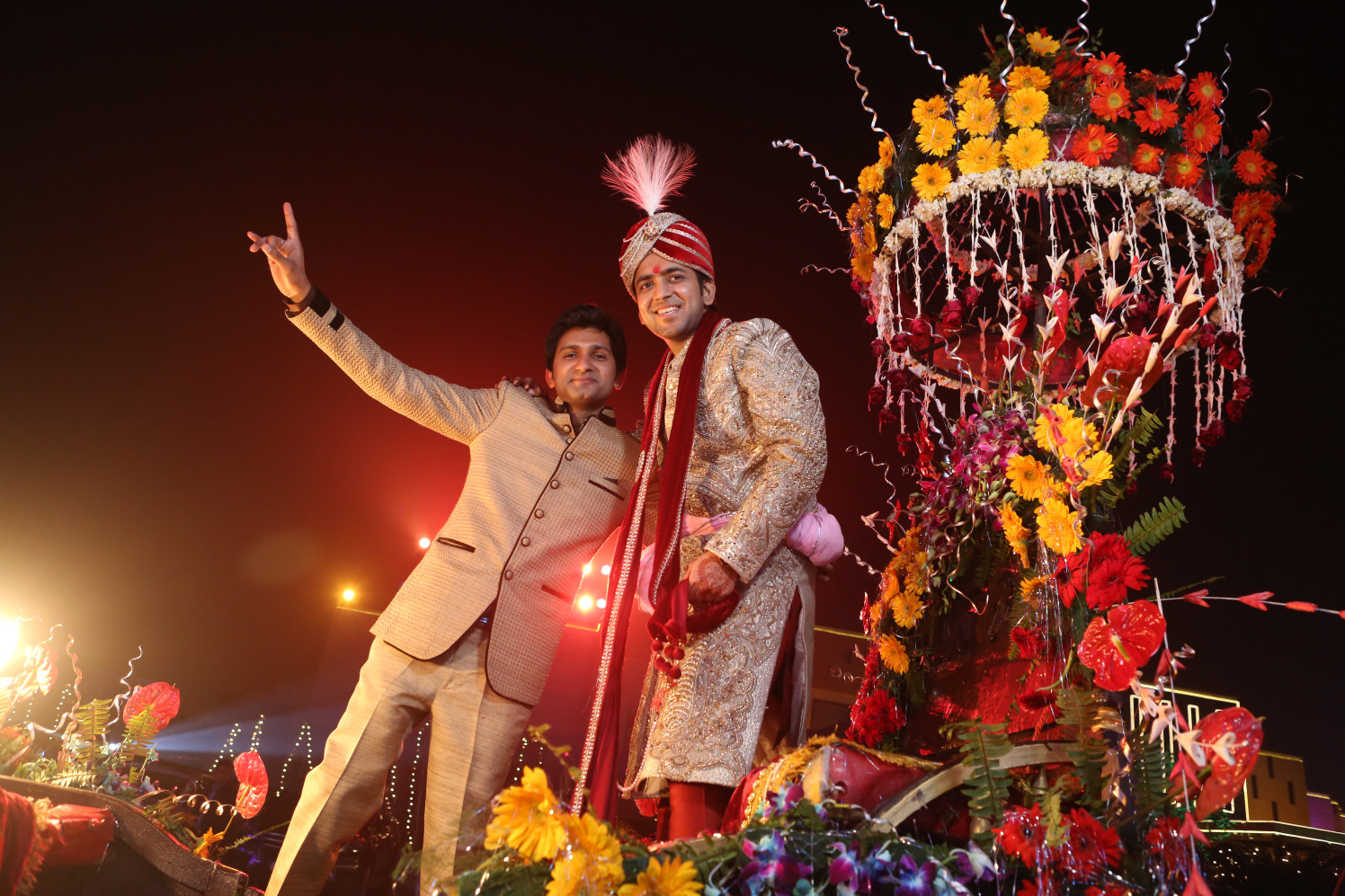 Groom Poses With a Wedding Guest by Amit Kumar Wedding-photography | Weddings Photos & Ideas
