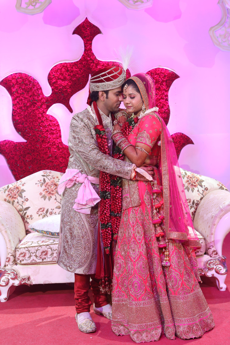 Bride Groom Portrait by Amit Kumar Wedding-photography Bridal-jewellery-and-accessories Groom-wear-and-accessories | Weddings Photos & Ideas