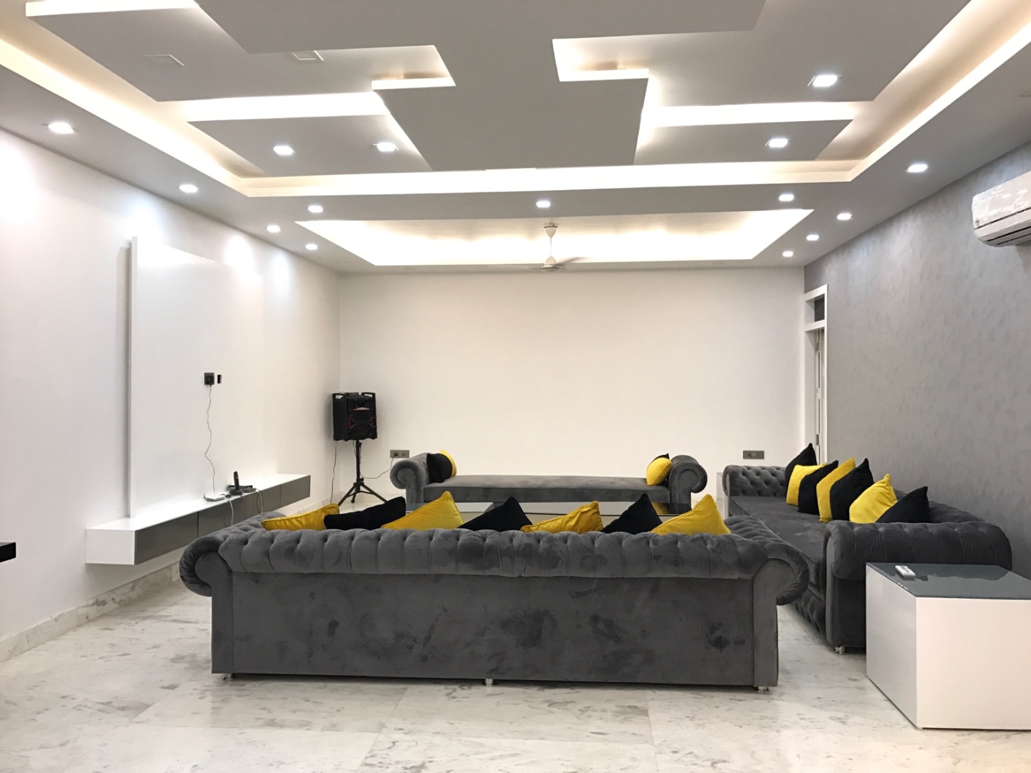 modular living room by Shally Gupta Mehta Modern | Interior Design Photos & Ideas