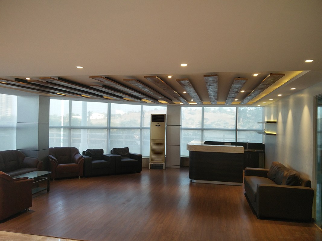 Waiting Area by Archana Thombre Modern | Interior Design Photos & Ideas