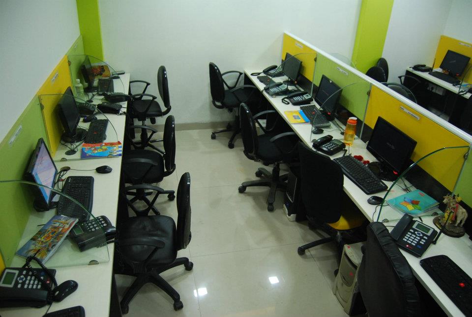 Modern OpenOffice Space by Nilesh V. Gosavi Modern | Interior Design Photos & Ideas