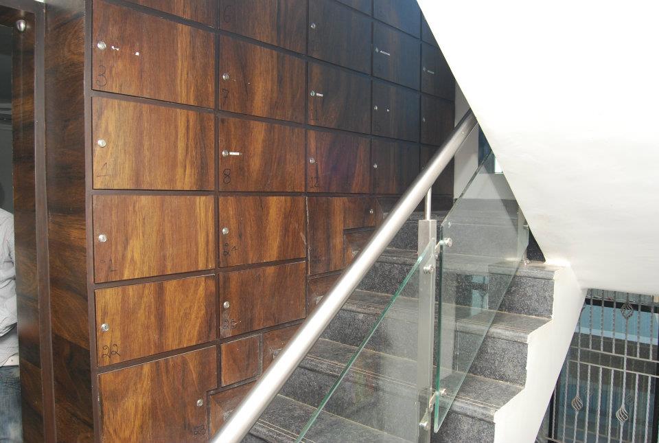 Classy Staircase by Nilesh V. Gosavi Indoor-spaces Modern | Interior Design Photos & Ideas