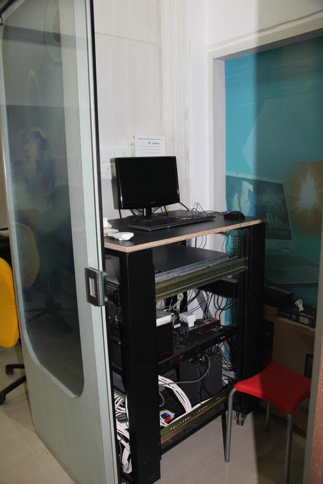 Traditional Cellular Office Space by Nilesh V. Gosavi Traditional | Interior Design Photos & Ideas