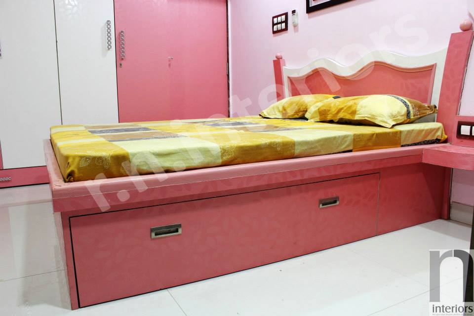 Contemporary pink Master Bedroom by Nilesh V. Gosavi Bedroom Contemporary | Interior Design Photos & Ideas