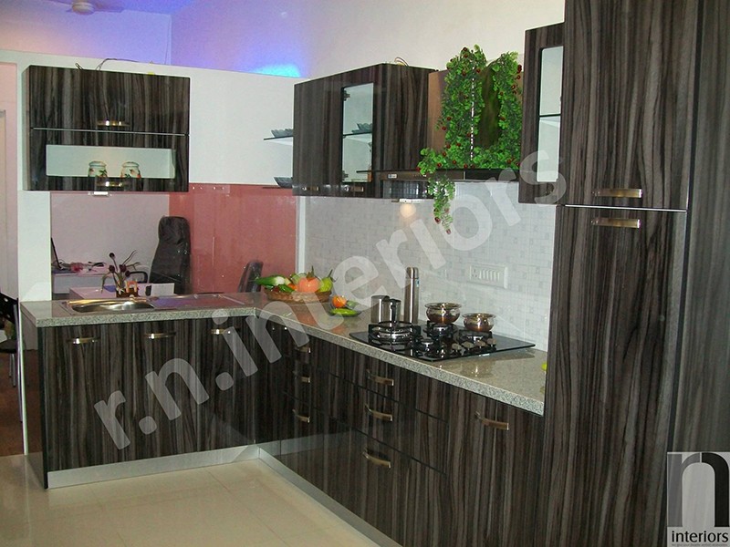 Modern L shaped Modular Kitchen by Nilesh V. Gosavi Modular-kitchen Modern | Interior Design Photos & Ideas
