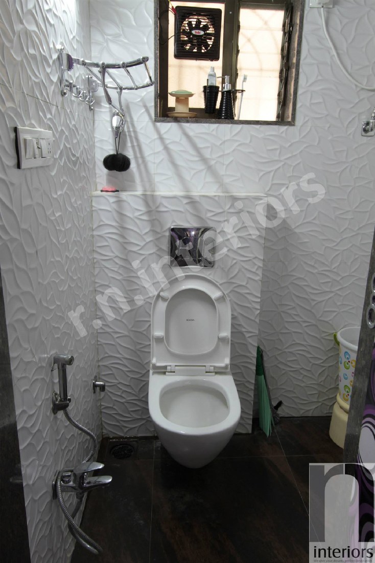 Modern Western Bathroom by Nilesh V. Gosavi Modern | Interior Design Photos & Ideas