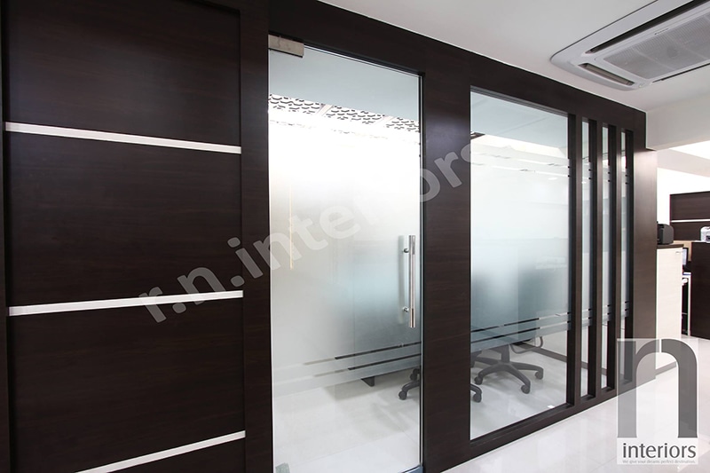 Modern Glass Door Conference Room by Nilesh V. Gosavi Modern | Interior Design Photos & Ideas