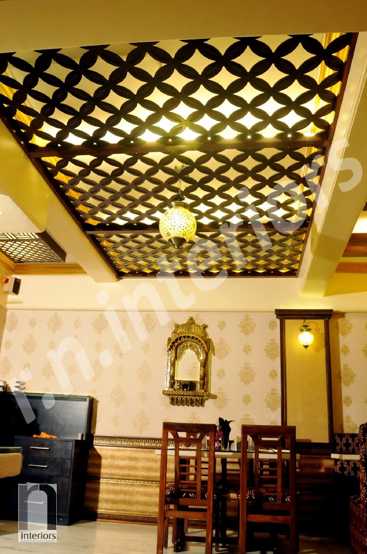 Traditional Fine Dine Restaurant by Nilesh V. Gosavi Traditional | Interior Design Photos & Ideas