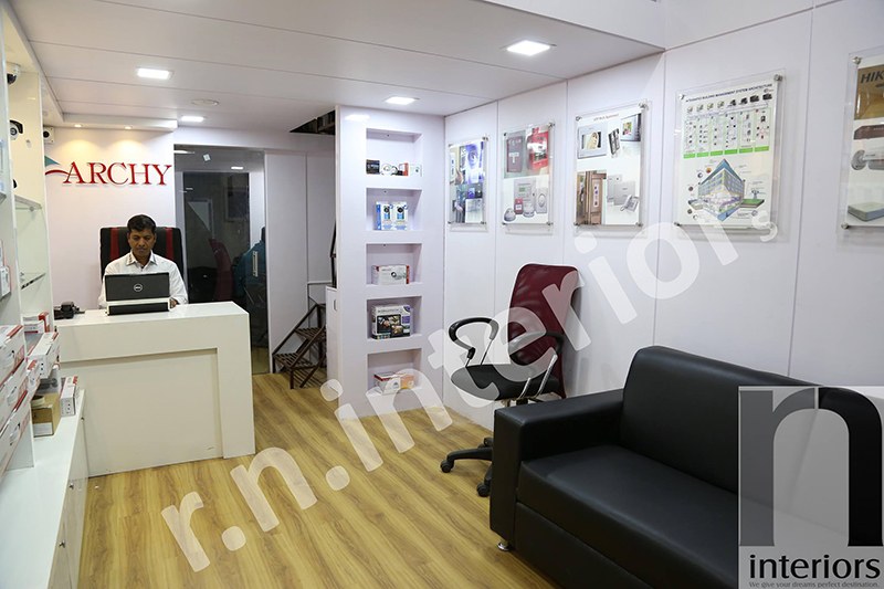 Modern Retail Outlet by Nilesh V. Gosavi Modern | Interior Design Photos & Ideas