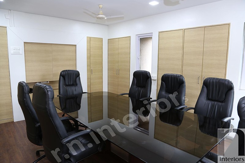 Modern Office Conference Room by Nilesh V. Gosavi Modern | Interior Design Photos & Ideas
