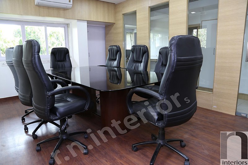 Modern Office Conference Room by Nilesh V. Gosavi Modern | Interior Design Photos & Ideas