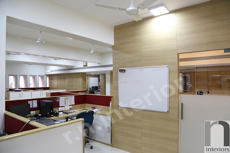 Modern Cellular Office Space by Nilesh V. Gosavi Modern | Interior Design Photos & Ideas