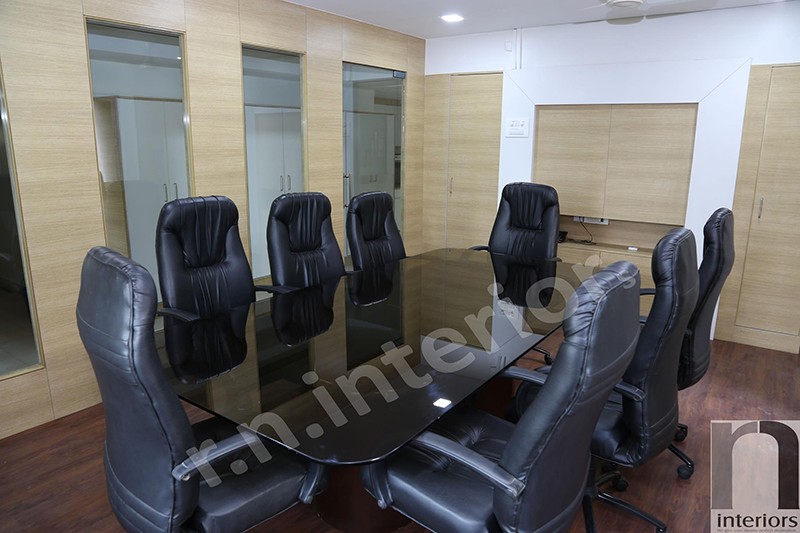 Modern Office COnference Room by Nilesh V. Gosavi Modern | Interior Design Photos & Ideas