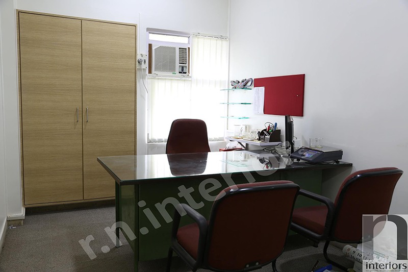 Modern Office Cabin by Nilesh V. Gosavi Modern | Interior Design Photos & Ideas