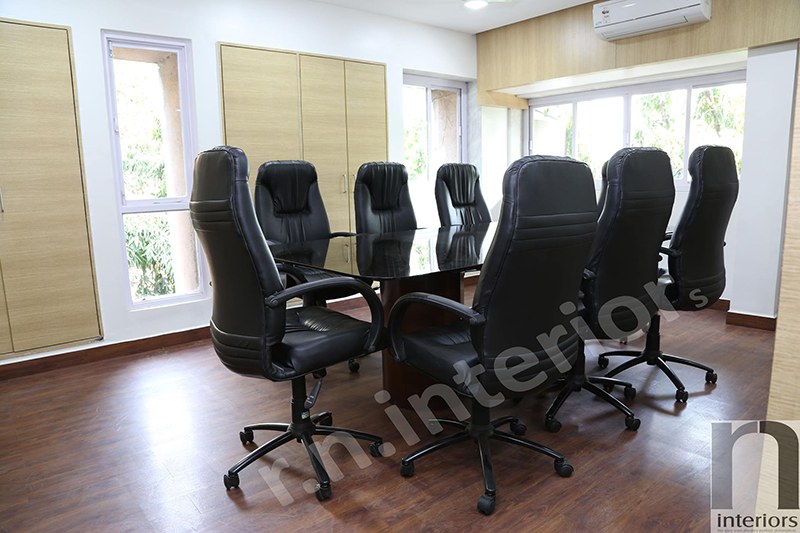 Modern office Conference Room by Nilesh V. Gosavi | Interior Design Photos & Ideas