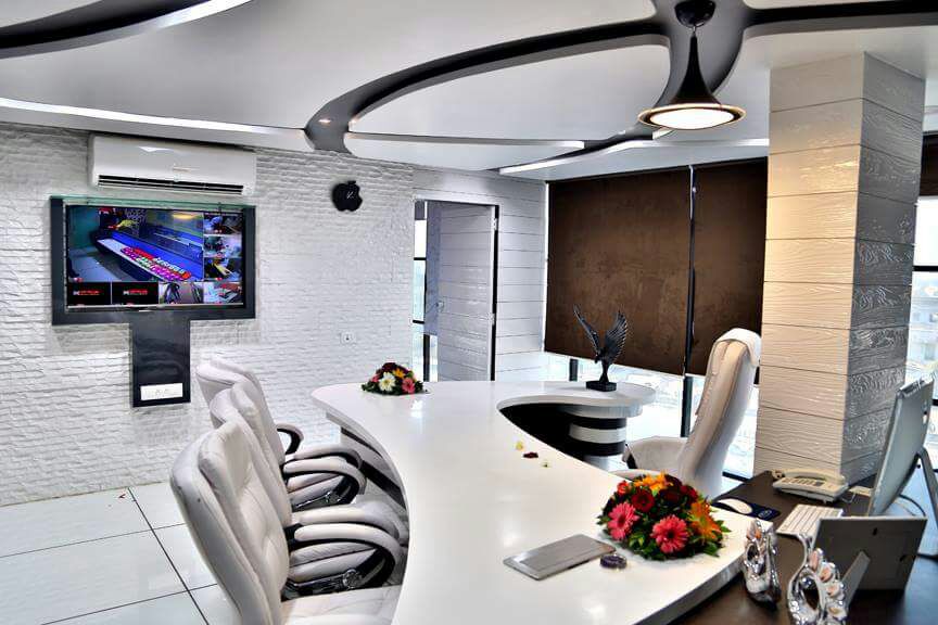 White Vision by infinity design studio Modern | Interior Design Photos & Ideas