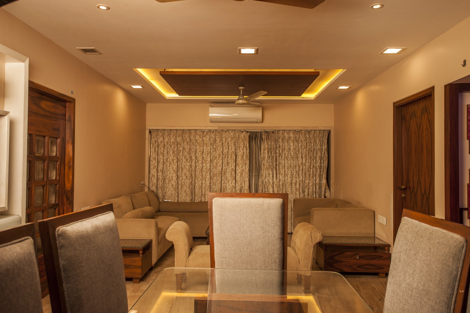 Majestic Brown by Plus One Interiors Dining-room Contemporary | Interior Design Photos & Ideas