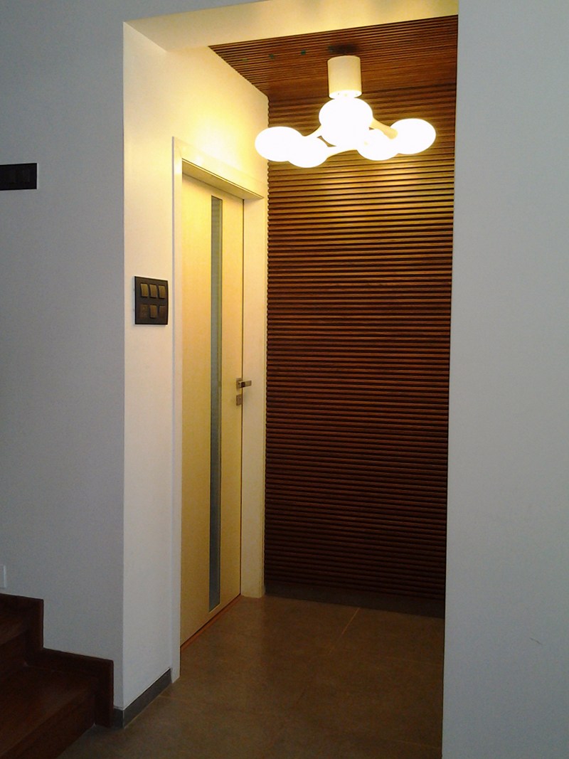 Hallway by Poorva Palav Indoor-spaces Modern | Interior Design Photos & Ideas