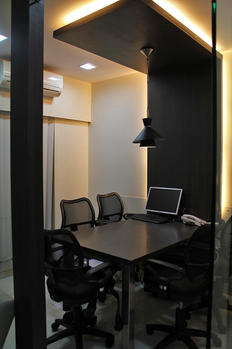 Small Meeting Room by Jeetan Ranpura Contemporary | Interior Design Photos & Ideas
