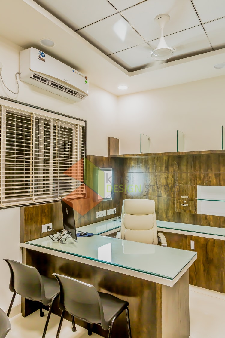 Doctor's Room by Kinnera Naresh Modern | Interior Design Photos & Ideas