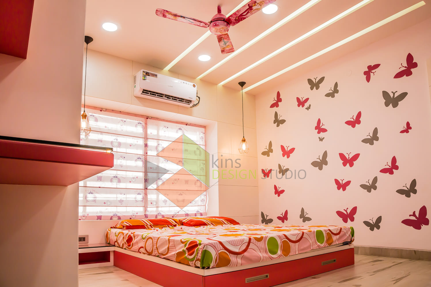 Bedroom with false ceiling and abstract wall design by Kinnera Naresh Bedroom Contemporary | Interior Design Photos & Ideas