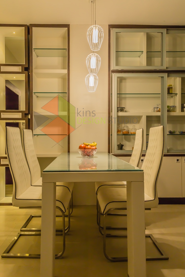Dinning Time by Kinnera Naresh Dining-room Minimalistic | Interior Design Photos & Ideas