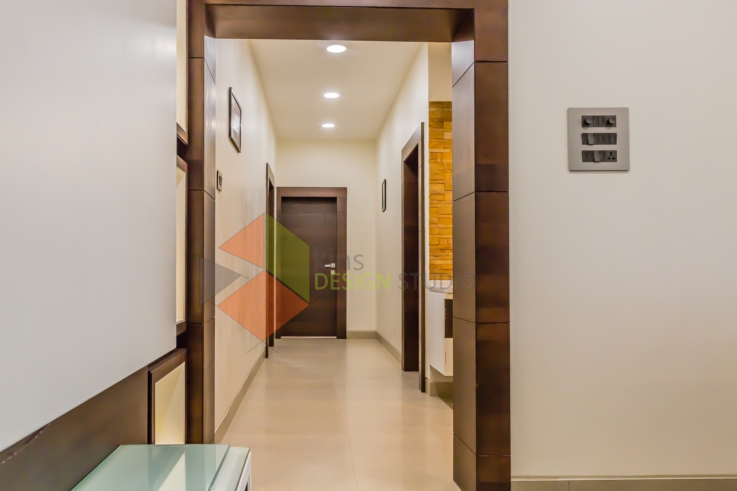 Simplistic Hallway by Kinnera Naresh Indoor-spaces Modern | Interior Design Photos & Ideas