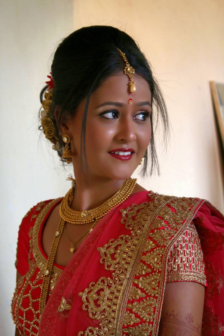 A Glowing Bride by Shubham Yelgunde Photography Wedding-photography Bridal-jewellery-and-accessories Bridal-makeup | Weddings Photos & Ideas