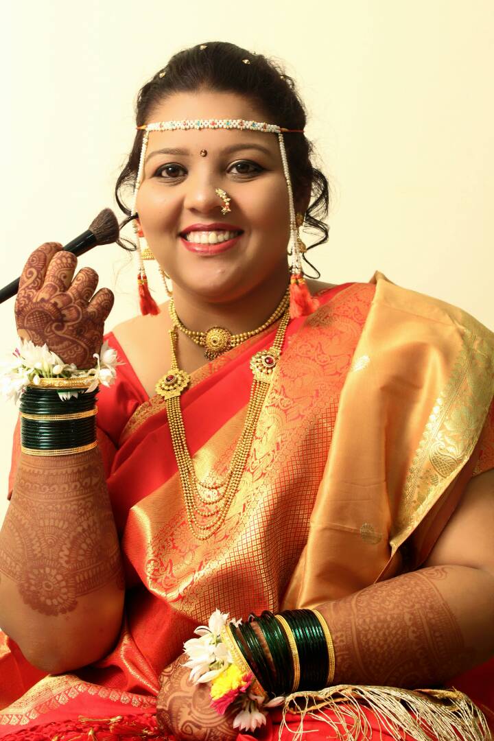 Bride Getting Ready by Shubham Yelgunde Photography Wedding-photography Bridal-makeup Bridal-jewellery-and-accessories | Weddings Photos & Ideas