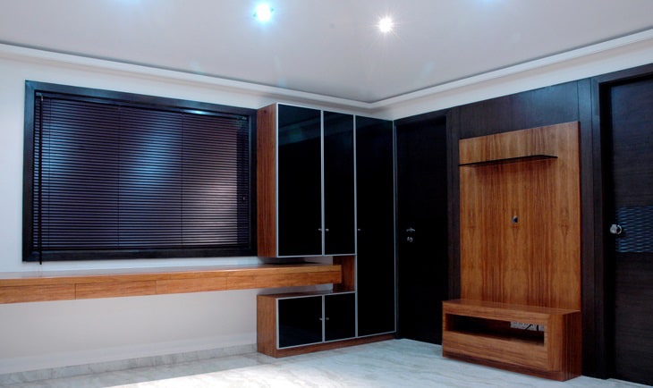The Hallway by Deepti Srivastava Indoor-spaces Modern | Interior Design Photos & Ideas
