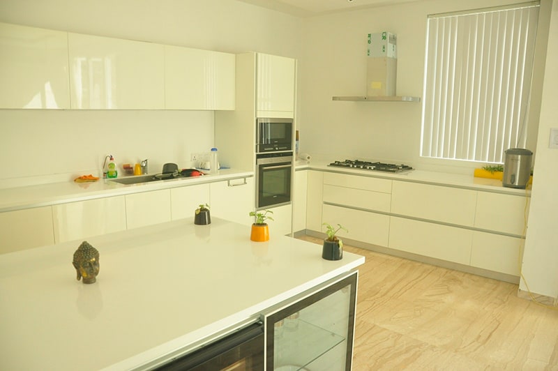 L Shaped Modular Kitchen by Deepti Srivastava Modular-kitchen Contemporary | Interior Design Photos & Ideas
