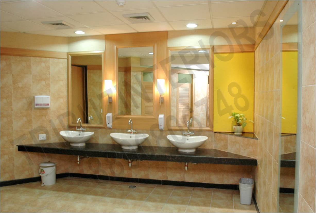 Large Bathroom With Tiled Wall And False Ceiling by Tribuz Interiors Pvt. Ltd. Bathroom Modern | Interior Design Photos & Ideas