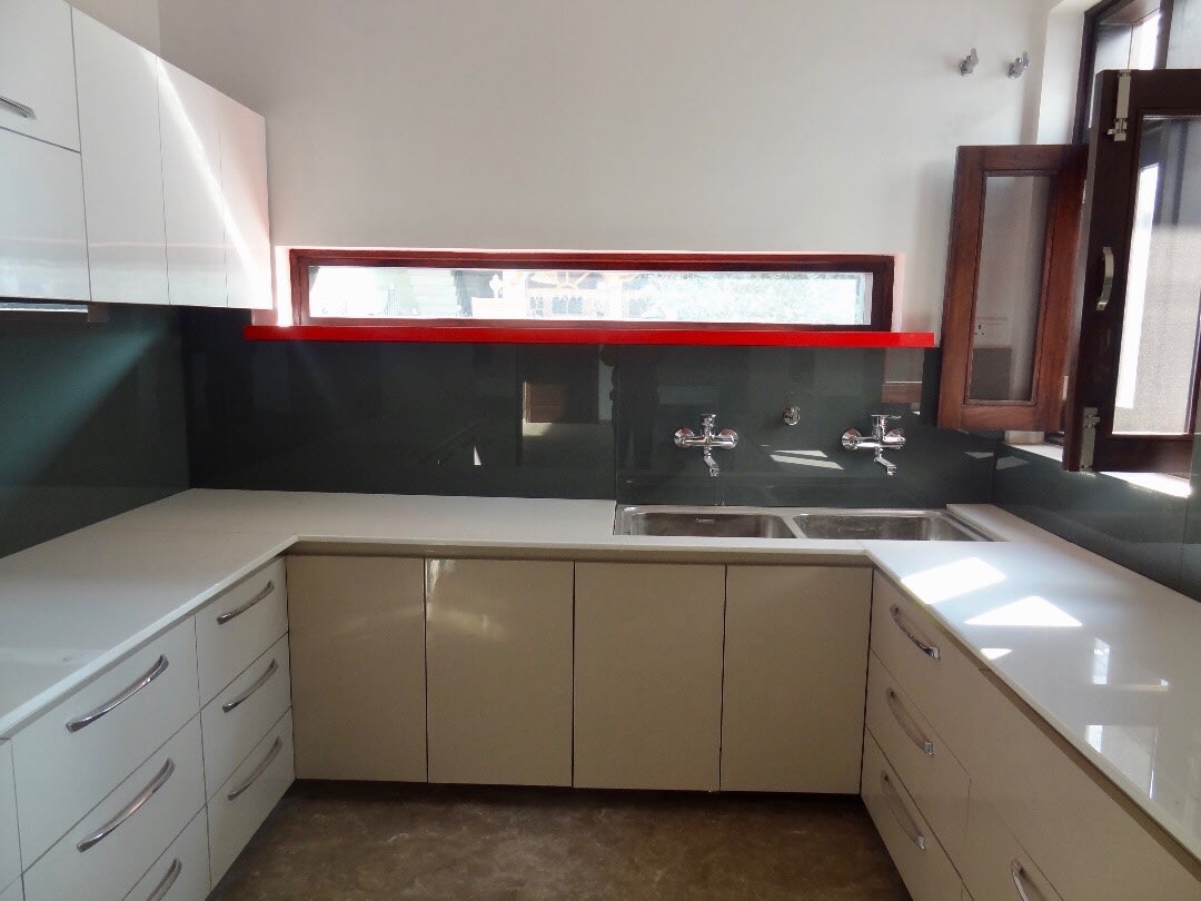 Modern Kitchen by Anil Verma Modern | Interior Design Photos & Ideas