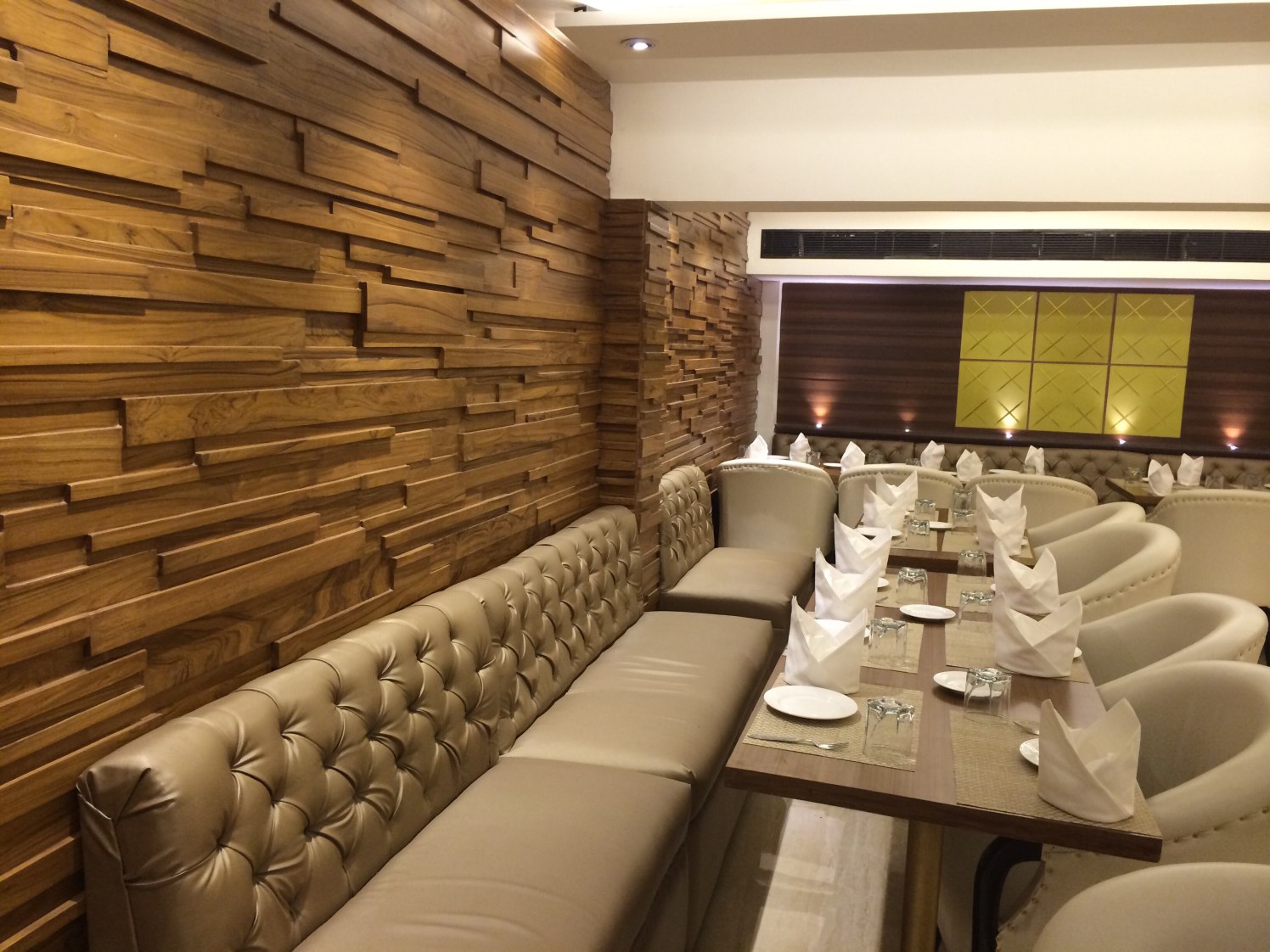 Classy ambience by Devesh Gajwani Modern | Interior Design Photos & Ideas