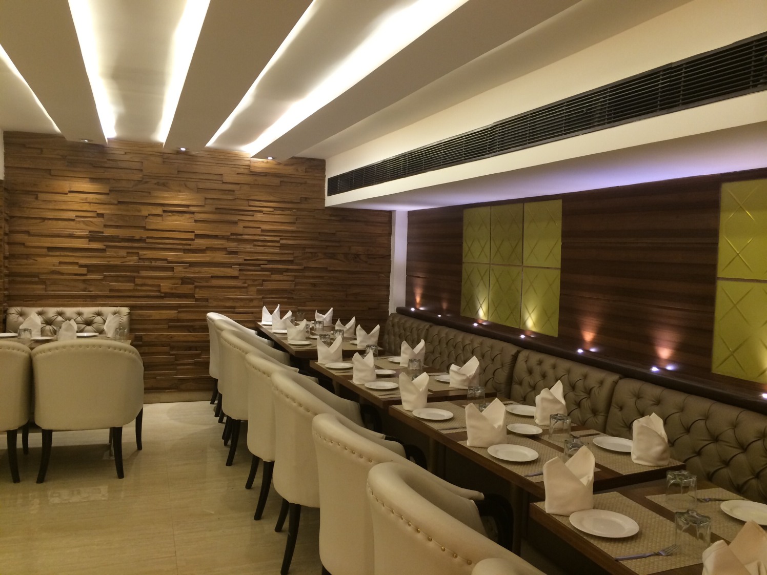 Invigorating ambience by Devesh Gajwani Modern | Interior Design Photos & Ideas