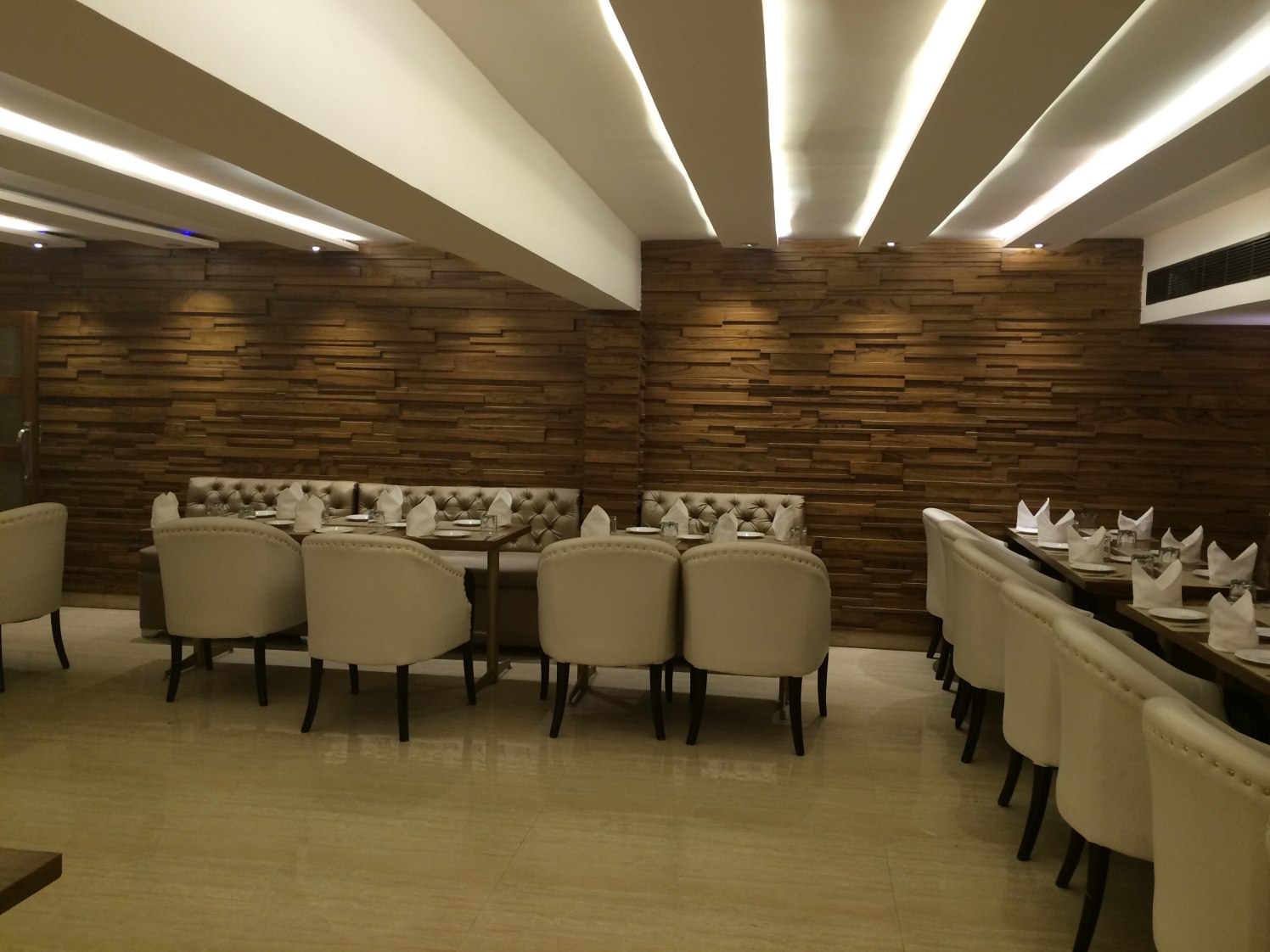 Calming environment by Devesh Gajwani Modern | Interior Design Photos & Ideas