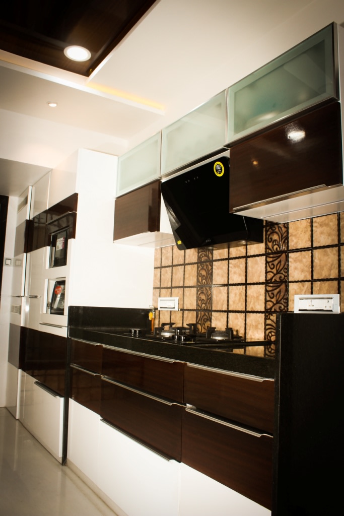 White And Brown Modular Kitchen Cabinets by VERSATILE INTERIORS Modular-kitchen Modern | Interior Design Photos & Ideas