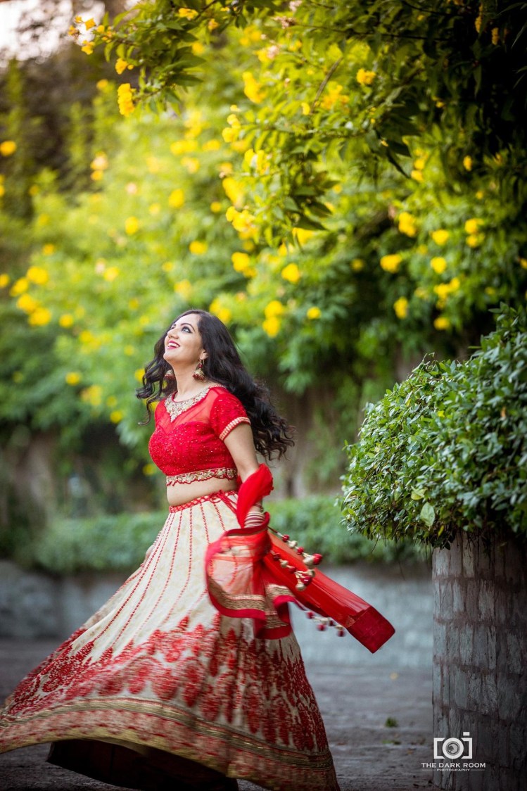 Looking up at the wide sky by The Dark Room Photography Wedding-photography | Weddings Photos & Ideas