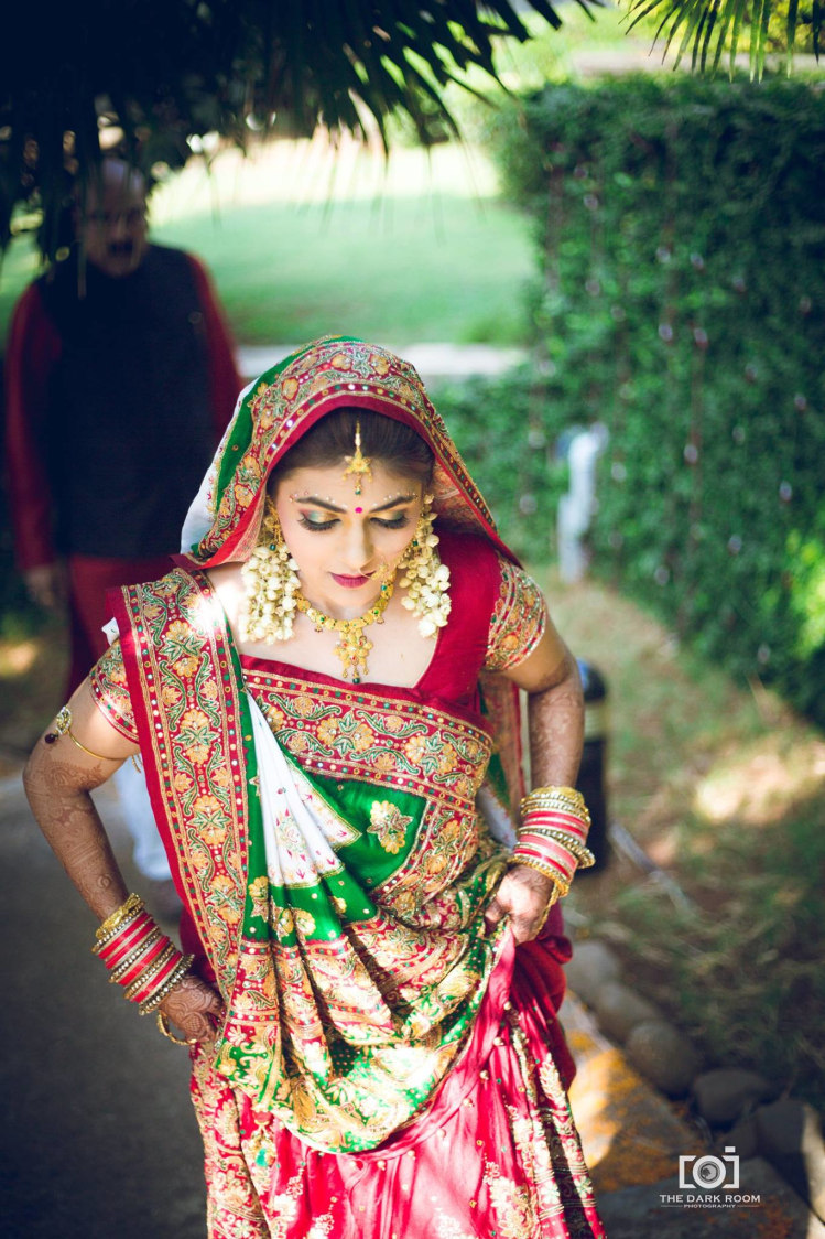 Contrast of red and green by The Dark Room Photography Wedding-photography | Weddings Photos & Ideas