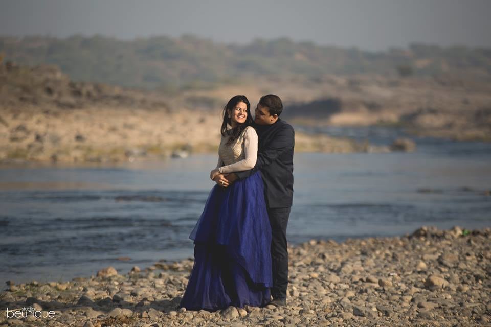 Outdoor Pre-Wedding Shoot Ideas by Dushyant Gadara Wedding-photography | Weddings Photos & Ideas