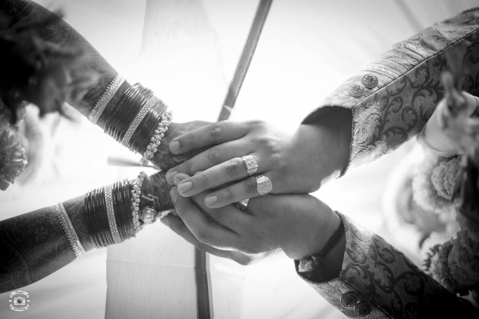 Hand in hand by Fatty's Photography Wedding-photography | Weddings Photos & Ideas