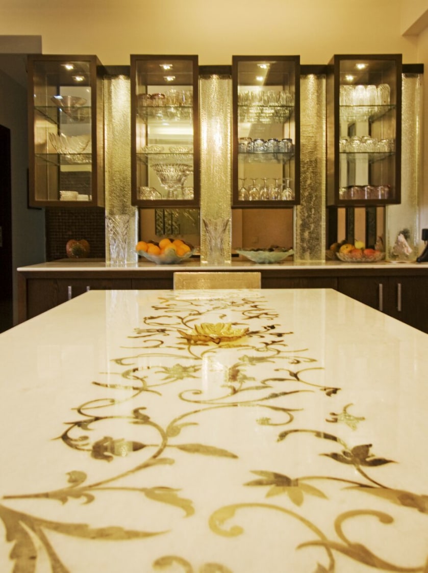 Proper Glassy Display Area In an Elegant Dining Area by Yogendra Garg Dining-room Modern | Interior Design Photos & Ideas