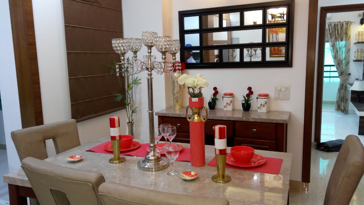 Dining Space by Envisage Design Atelier Modern | Interior Design Photos & Ideas