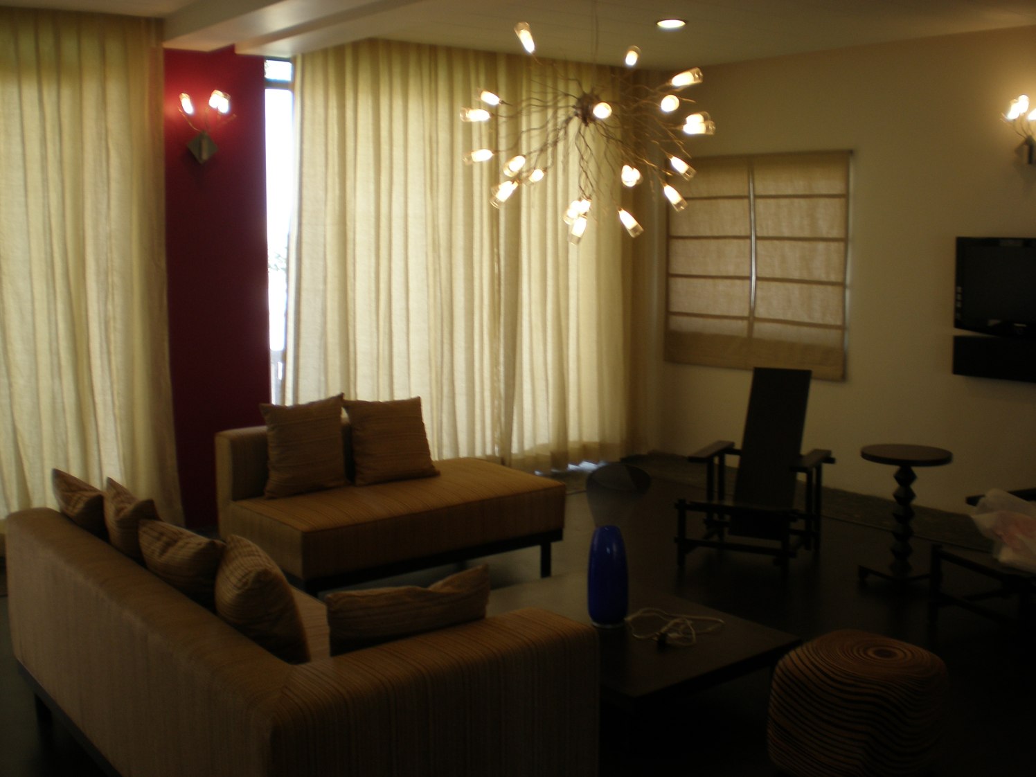 A Sparkling Room by Rohit Gir Modern | Interior Design Photos & Ideas