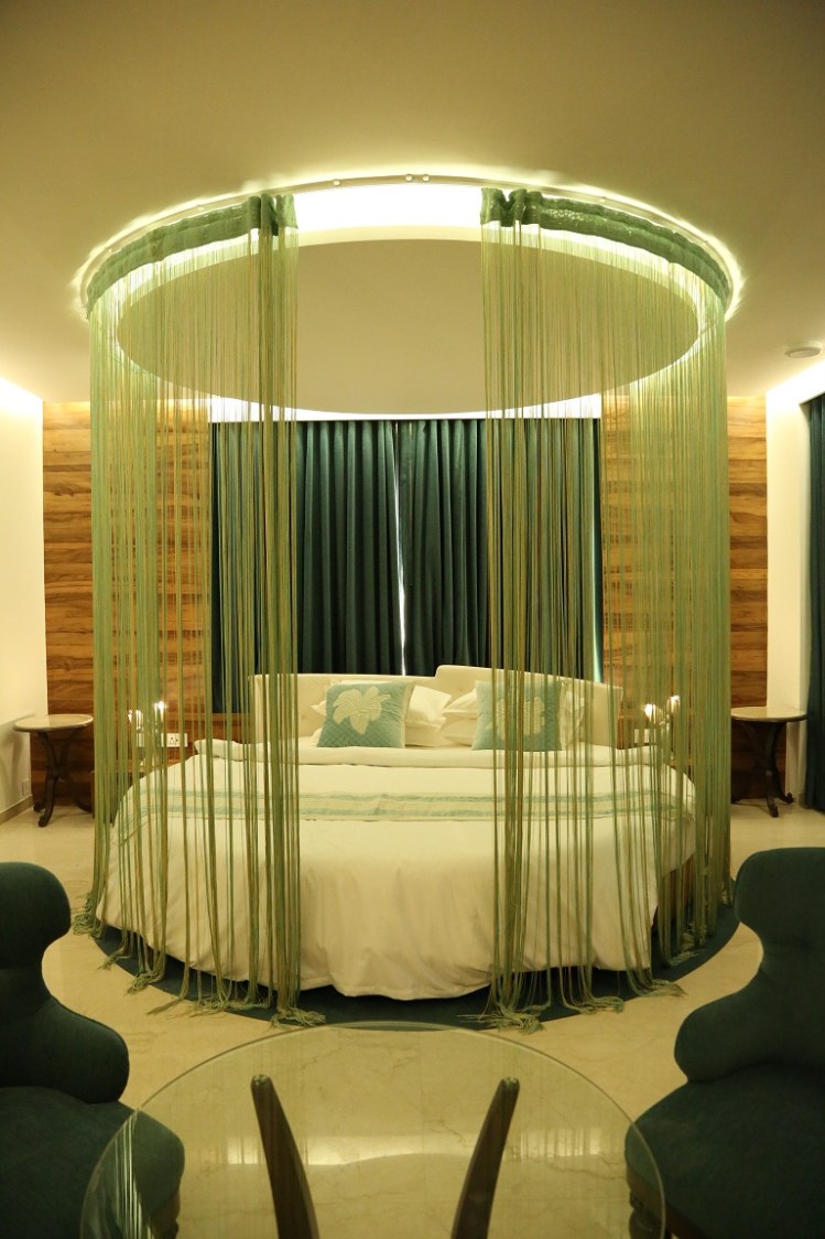 Low Rise White Cushioned Bed by Devang Shah Bedroom Contemporary | Interior Design Photos & Ideas