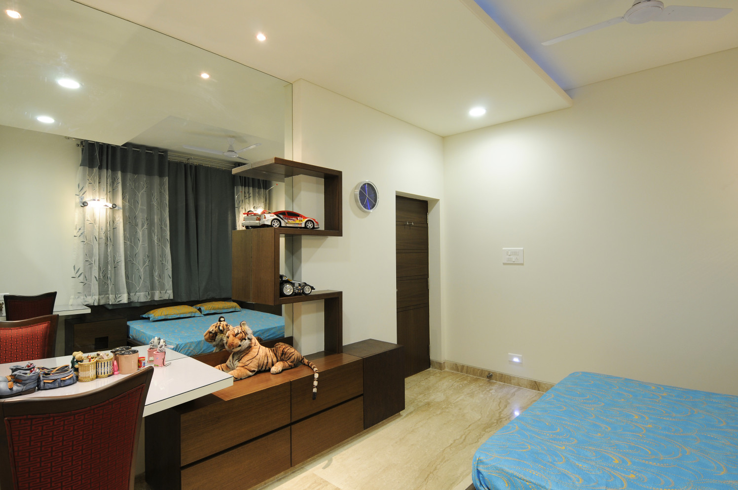 Bedroom With Pale Shade Interior by Nandigam Harish Bedroom Modern | Interior Design Photos & Ideas