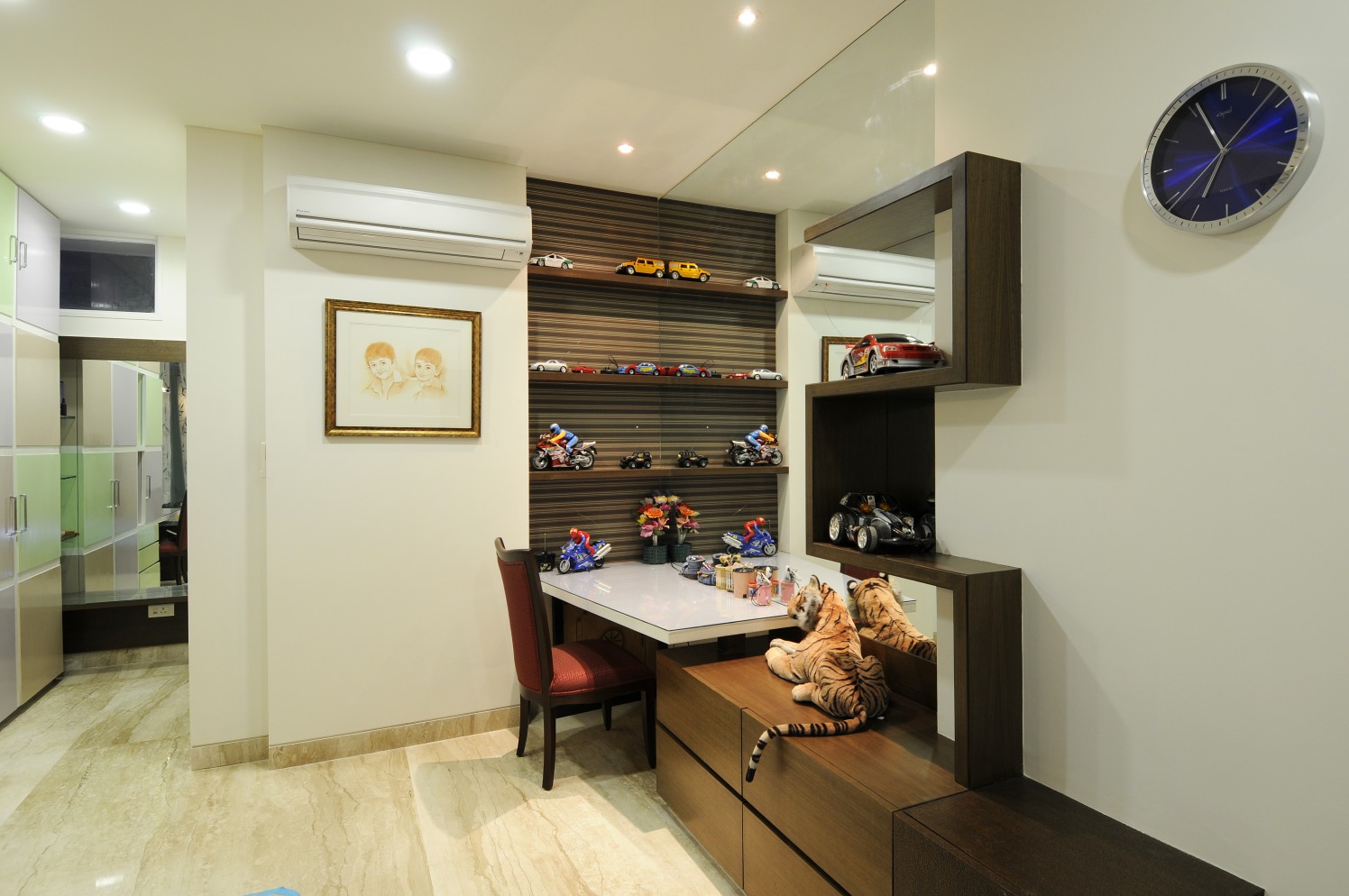 Bedroom With Wooden Study Table by Nandigam Harish Bedroom Modern | Interior Design Photos & Ideas