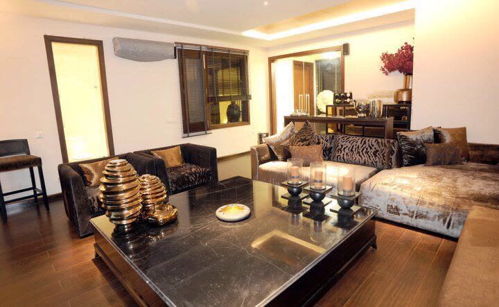 Bedazzling living room by Karan Kalra Modern | Interior Design Photos & Ideas